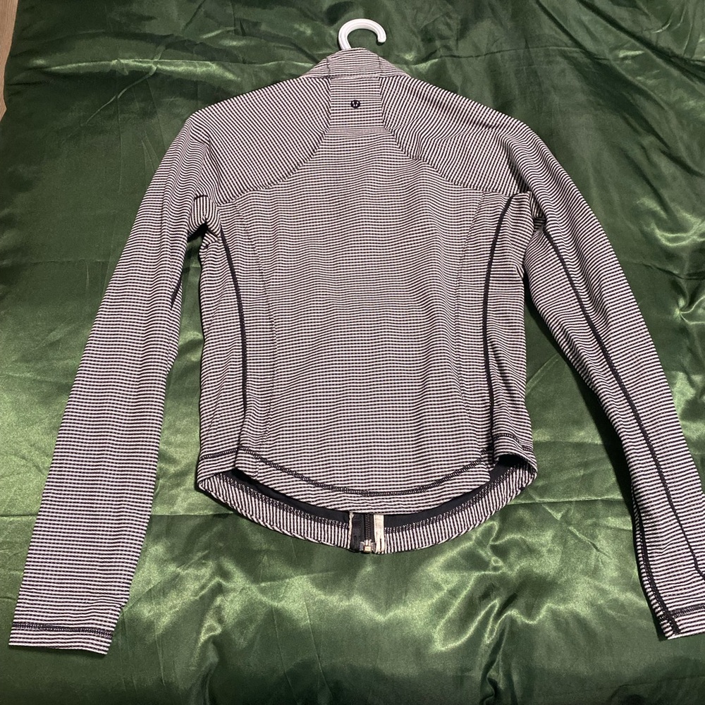 Define jacket - Picture 3 of 3